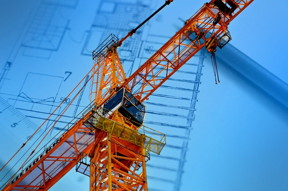 3 Benefits of Hiring Crane Services for Construction Projects